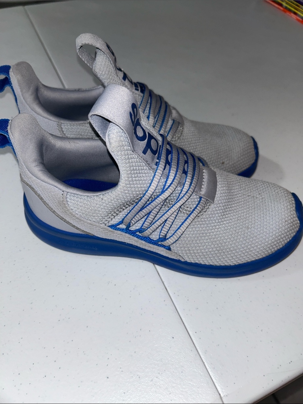 Adidas Cloudfoam Boy’s Youth Gray and Blue Atheltic Sneakers Size 3